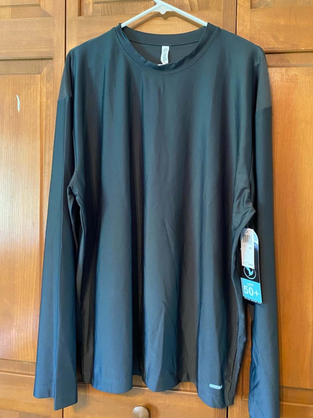 Men's Black Long-Sleeve SPF50+ Swim Shirt NWT